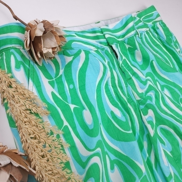 Lilly Pulitzer The Chipper Short  Finders  Keepers Print in Resort White… - Picture 4 of 9